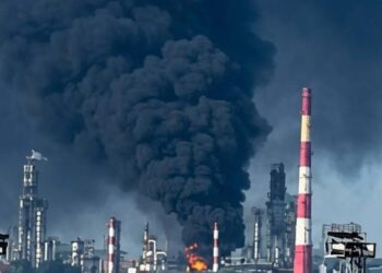 Сили оборони підтвердили ураження Сизранського НПЗ за 800 км від України