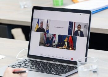 Зеленський обговорив зі Стармером, Макроном і Мерцом активізацію дипломатії заради миру та плани рф