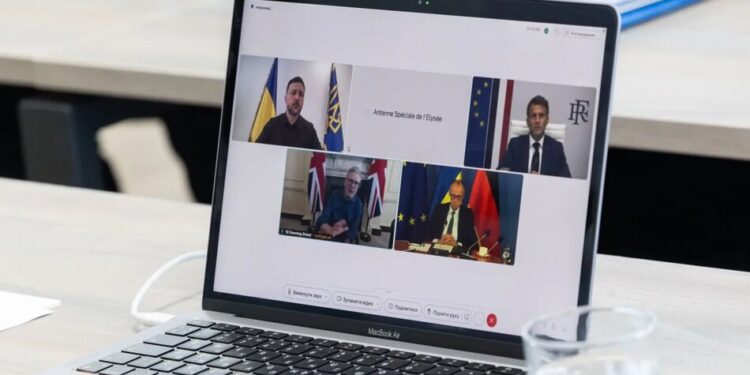 Зеленський обговорив зі Стармером, Макроном і Мерцом активізацію дипломатії заради миру та плани рф
