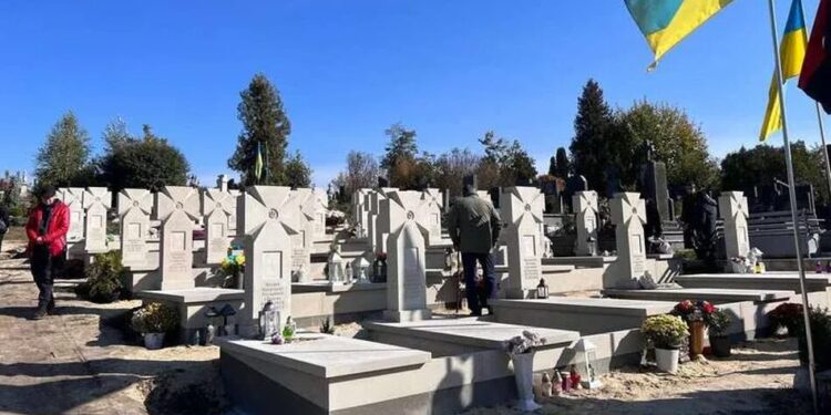 Зеленський підписав закон про військові меморіальні кладовища