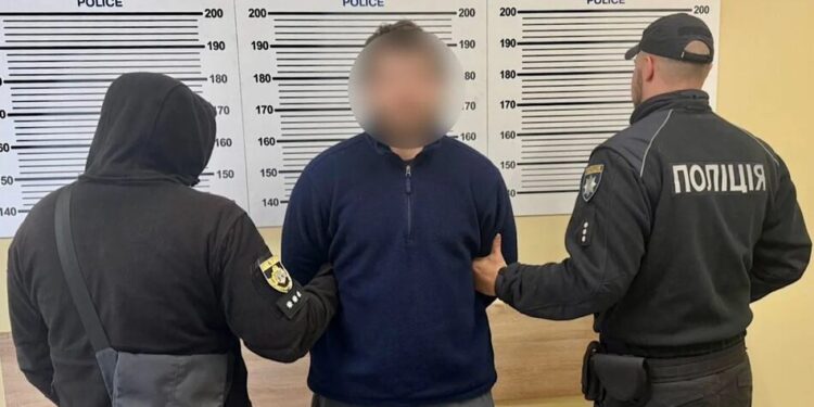 У Дніпрі затримали чоловіка за жорстоке вбивство жінки мотузками рік тому