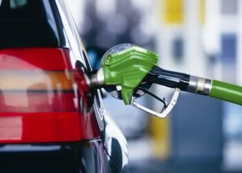 Британія дозволить імпорт пального, виробленого з російської нафти
