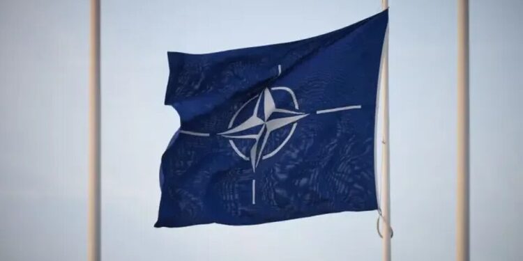 Країни НАТО готуються до виведення додаткових військ Трампом з Європи – Bloomberg
