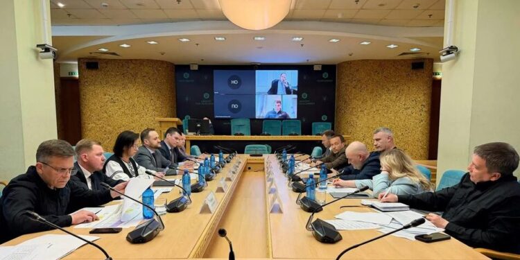 Кабмін розкритикував темпи підготовки Києва до зими та пригрозив оцінкою роботи КМДА