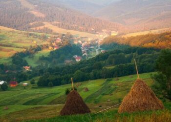 Куди поїхати на вихідні в Карпати: топ-7 локацій для атмосферного відпочинку