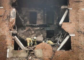 У Конотопі під завалами будинку знайшли тіло 94-річної жінки