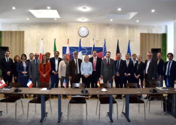 Посли G7 залишаються працювати в Києві попри погрози рф