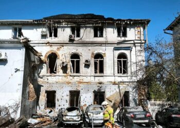 Дрон рф атакував центр Чернігова – троє людей отримали поранення