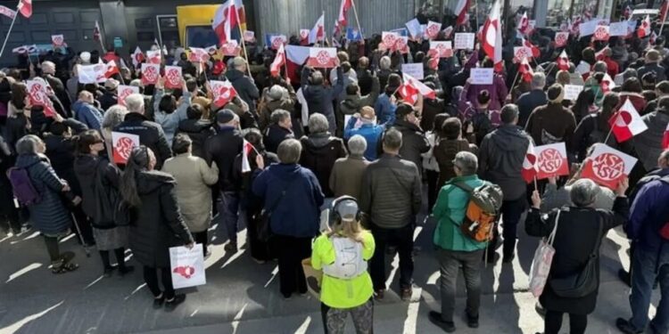 США відкрили велике консульство в Гренландії на тлі протесту