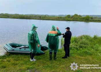 На Рівненщині тиждень шукають 15-річного хлопця, залучили водолазів та дрони