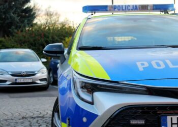 Погрожували вбити і вивезти у багажнику – у Польщі побили 14-річного українця