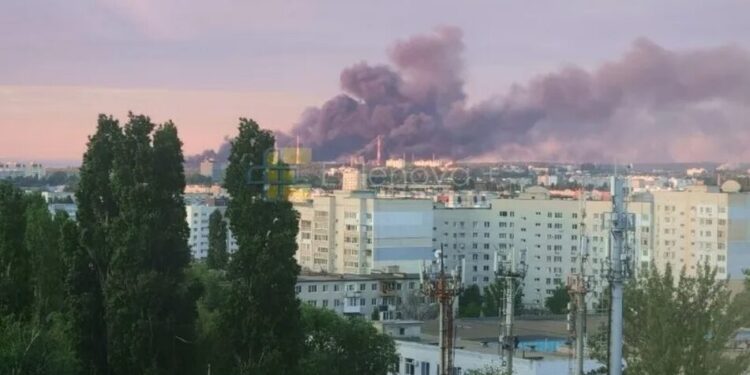 У саратові після атаки дронів спалахнула нафтобаза – OSINT-аналіз ASTRA
