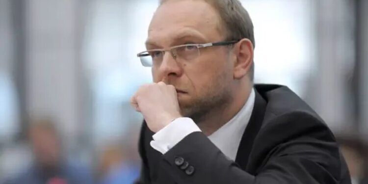 "Не бачу ні ефективності, ні професіоналізму" – Сергій Власенко жорстко розкритикував НАБУ і САП