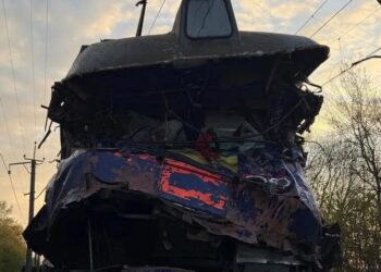 На Львівщині автокран врізався у потяг, загинув машиніст-ветеран