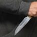 У Києві чоловік під наркотиками посварився із жінкою і кинув їй у спину ніж, його затримали