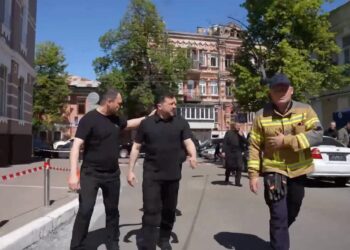 Зеленський відвідав зруйнований після атаки рф музей Чорнобиля, а також Лук'янівку
