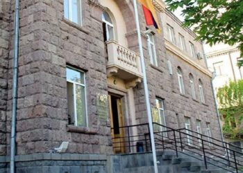 У ЦВК Вірменії закликали не вдягати одяг із цифрами, вирушаючи на голосування