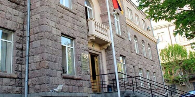 У ЦВК Вірменії закликали не вдягати одяг із цифрами, вирушаючи на голосування