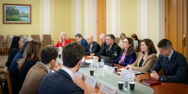 Україна налаштована продовжувати структурні реформи – Буданов зустрівся із місією МВФ