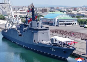 КНДР ввела в стрій новий есмінець та заявила про курс на створення ядерного флоту