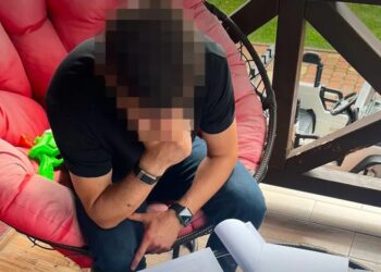Вимагав 150 тис. доларів за повернення вилучених мільйонів – працівнику СБУ оголошено підозру