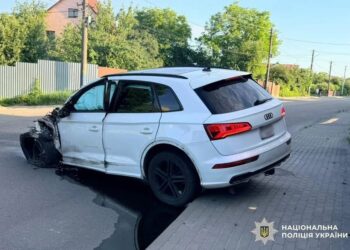 У Львові водій врізався в патрульну автівку, скоїв смертельну ДТП та зізнався у вбивстві матері