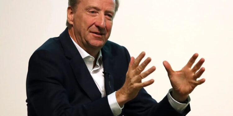 Ексглава MI6 Алекс Янгер помер від раку, він назвав свою пухлину "путін"