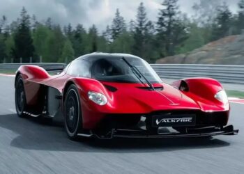 Aston Martin відкликає гіперкар Valkyrie через ризик займання гальмівної системи