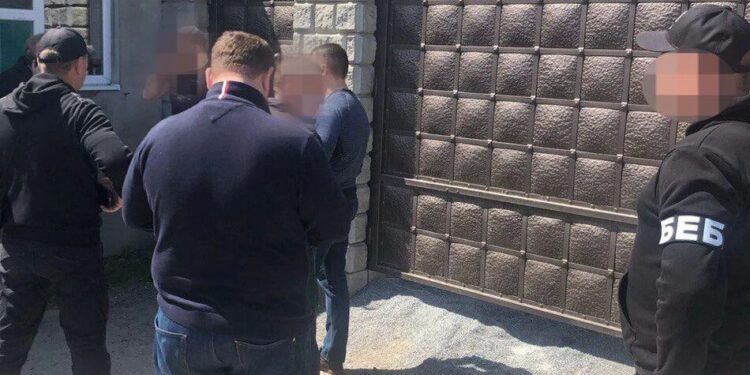 На тютюновому підприємстві викрили несплату податків на 2,3 млрд грн – ексдиректору оголосили підозру