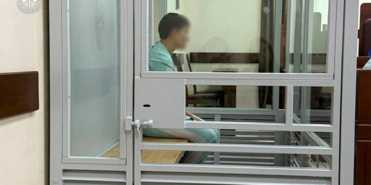 На Закарпатті 8 років тюрми отримала матір, яка за $1000 продала дітей для жебракування