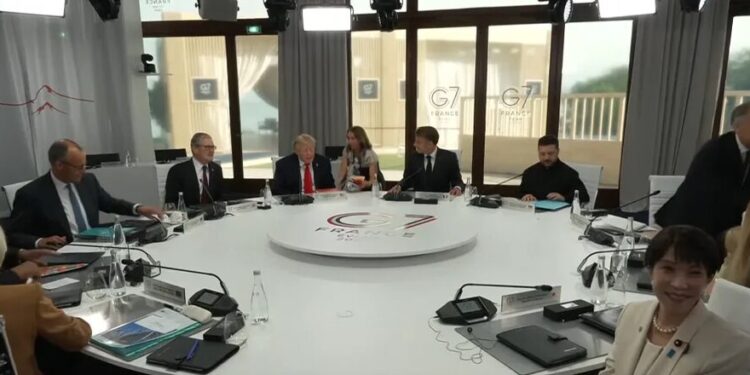 Зеленський і лідери G7 з Трампом зібралися на спеціальне засідання в Евіані