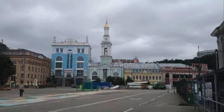 У мережі діляться кадрами без колеса огляду на Подолі у Києві