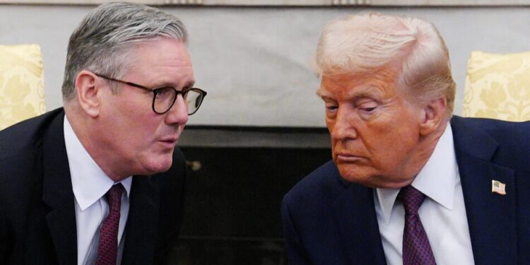 Трамп прокоментував ймовірну відставку Стармера та розкритикував його політику