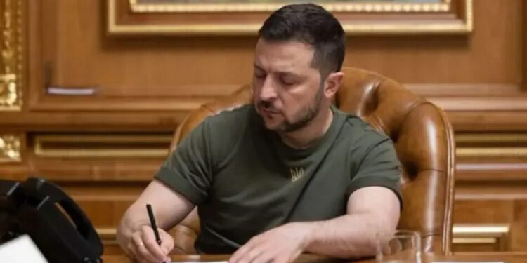 Зеленський звільнив послів України в Омані, Кіпрі, В'єтнамі та Камбоджі