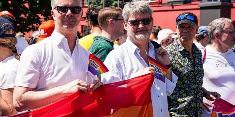 10-й КиївПрайд Марш відбувся в центрі столиці – противники зібрались без сутичок
