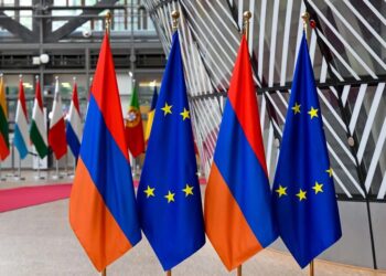 Фон дер Ляєн і "демократична Вірменія": коли слова ЄС розходяться з фактами