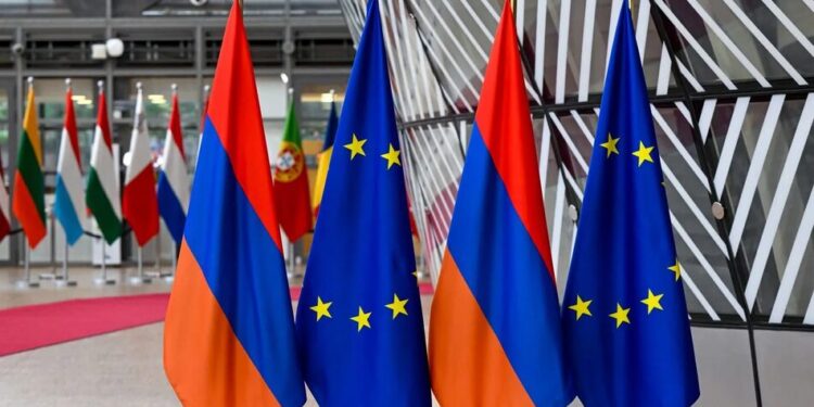 Фон дер Ляєн і "демократична Вірменія": коли слова ЄС розходяться з фактами