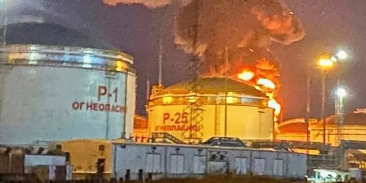 НПЗ, нафтобази та термінали у портах: у ЦПД показали карту ударів СОУ по нафтових об'єктах рф у червні