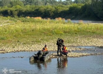 На Закарпатті другий день шукають 10-річного хлопчика, якого віднесло течією Тиси