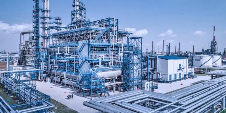 БпЛА з дальністю 3000 км: які нові цілі відкриваються перед українськими “діпстрайками” на території рф