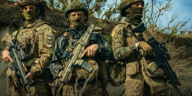Виплати 300 тисяч та звільнення зі служби: у Міноборони розповіли про нові правила для військових