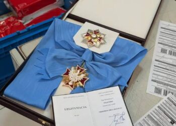 Зеленський відправив Орден Білого Орла назад президенту Польщі “Новою Поштою”