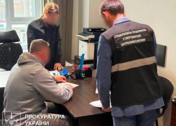 Посадовців військової частини викрили на переплаті 11 млн грн під час закупівлі генераторів для ЗСУ