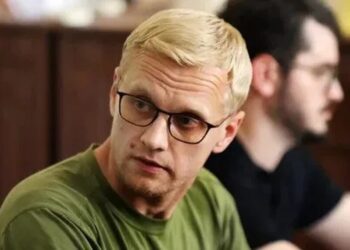 Шабунін висміяв військових, які критикують його списання через "втрату зору" та нове авто