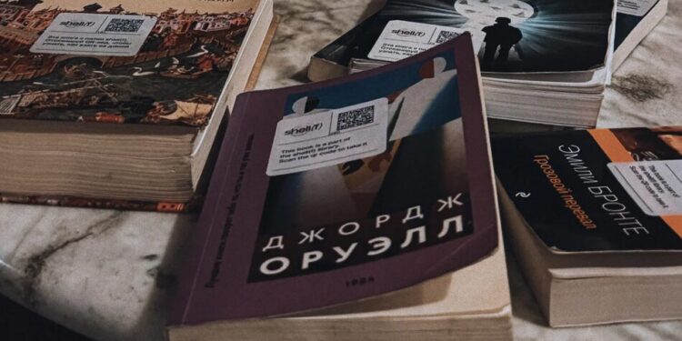 російський книжковий ринок обвалився через бідність та кремлівську цензуру – розвідка
