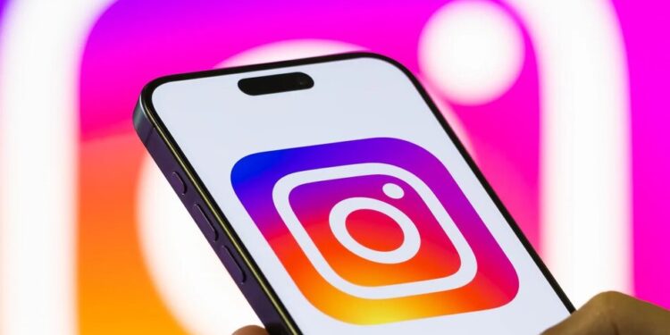 Instagram дозволив користувачам змінювати порядок публікацій у сітці профілю