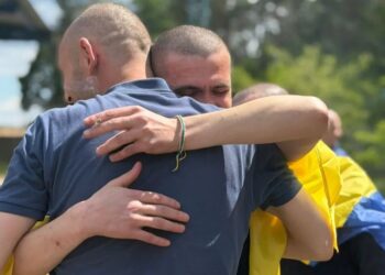 Україна повернула з російського полону ще 185 захисників та цивільного – Зеленський