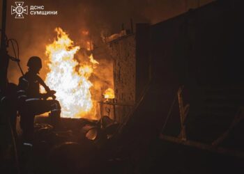 11 людей постраждали від ударів російських КАБів по інфраструктурі Сум