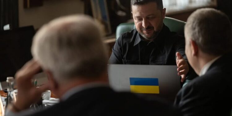 Зеленський і Рінкевичс обговорили оборонну співпрацю та вступ України до ЄС