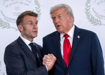 Фото зруйнованого собору і дипломатія Макрона допомогли схилити Трампа на бік України – Politico
